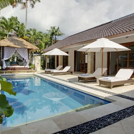 Villa Alu Lima Seminyak Exteriör bild