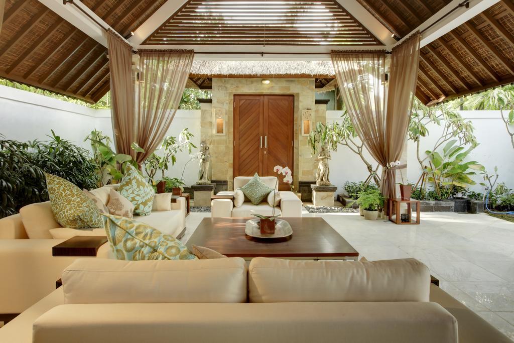 Villa Alu Lima Seminyak Rum bild