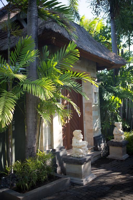 Villa Alu Lima Seminyak Exteriör bild