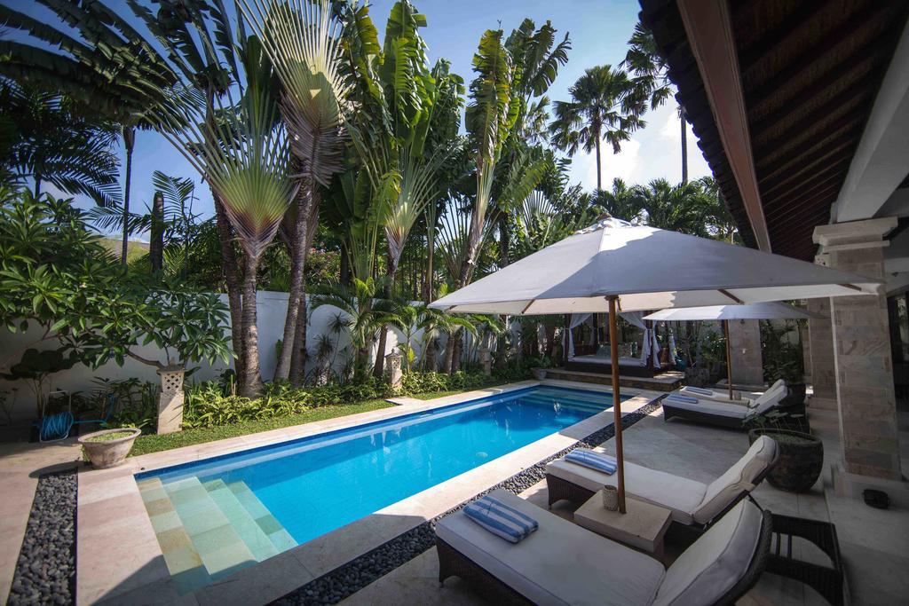 Villa Alu Lima Seminyak Exteriör bild